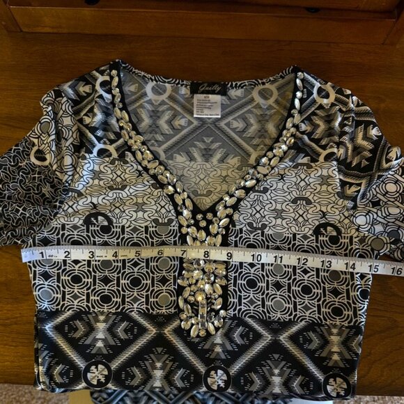 Guilty shirt top geometric design flared bell sleeves bedazzled with glass beads - Picture 11 of 12